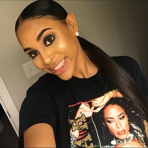 Meet your Posher, Kayla